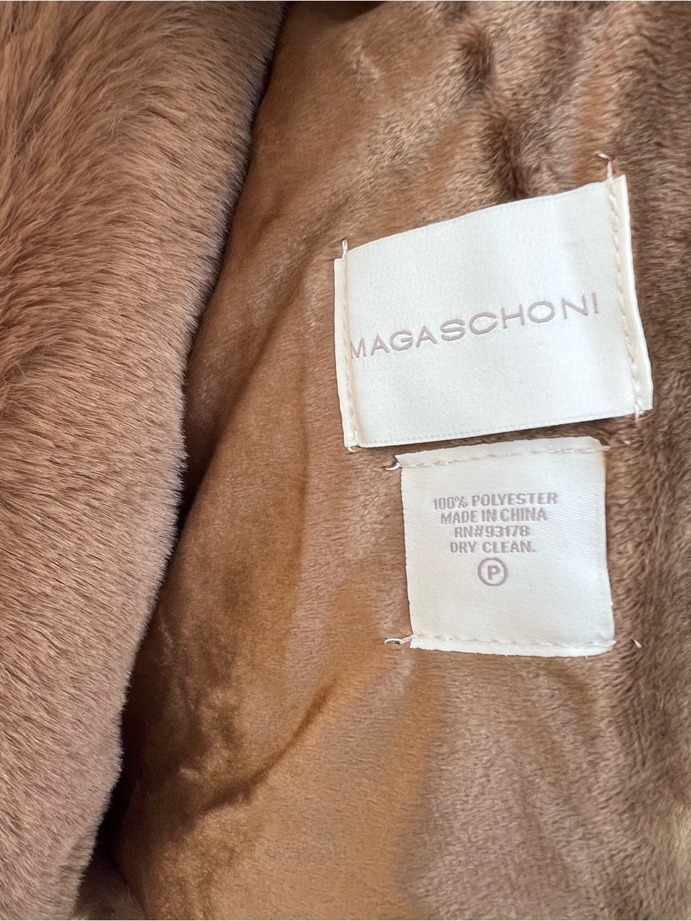 π Magaschoni Brown Faux Fur Throw Blanket Luxe Soft Chestnut Winter Holiday Gift - Picture 7 of 14